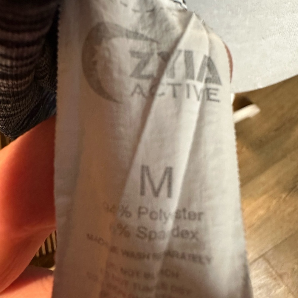 ZYIA Active Split Back Long Sleeve Top - Picture 6 of 9